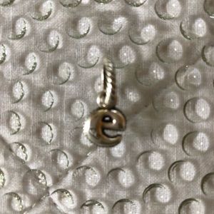 🌸 Brighton  “e” Alphabet Charm 🌸